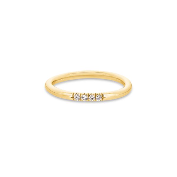 טבעת חוט זהב קלאסית בשיבוץ יהלומים